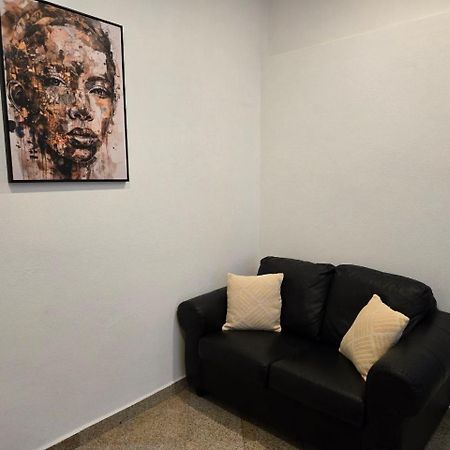 Newly Renovated 2 Rooms Apartment Downtown Nitra Exterior photo